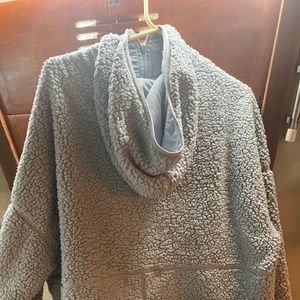 Womens hooded prAna hoodie